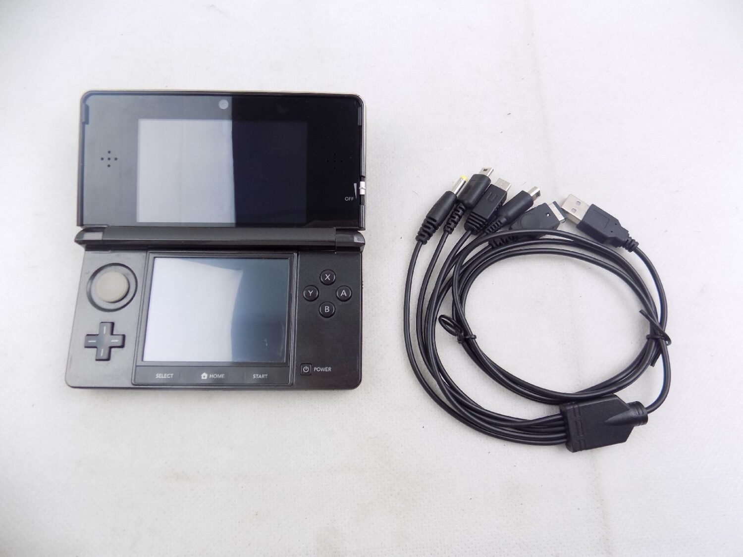 Nintendo 3DS Cosmo Black Console Handheld Inc Charger