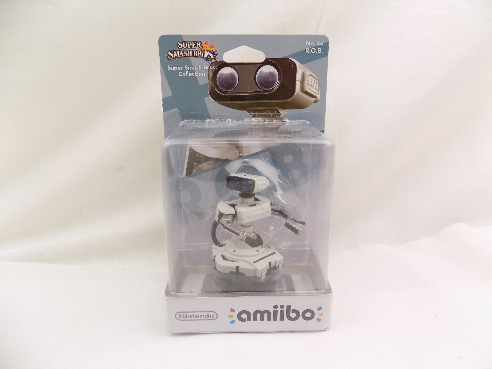 Boxed Nintendo Amiibo ROB The Robot (Classic Colours) Super Smash Bros ...