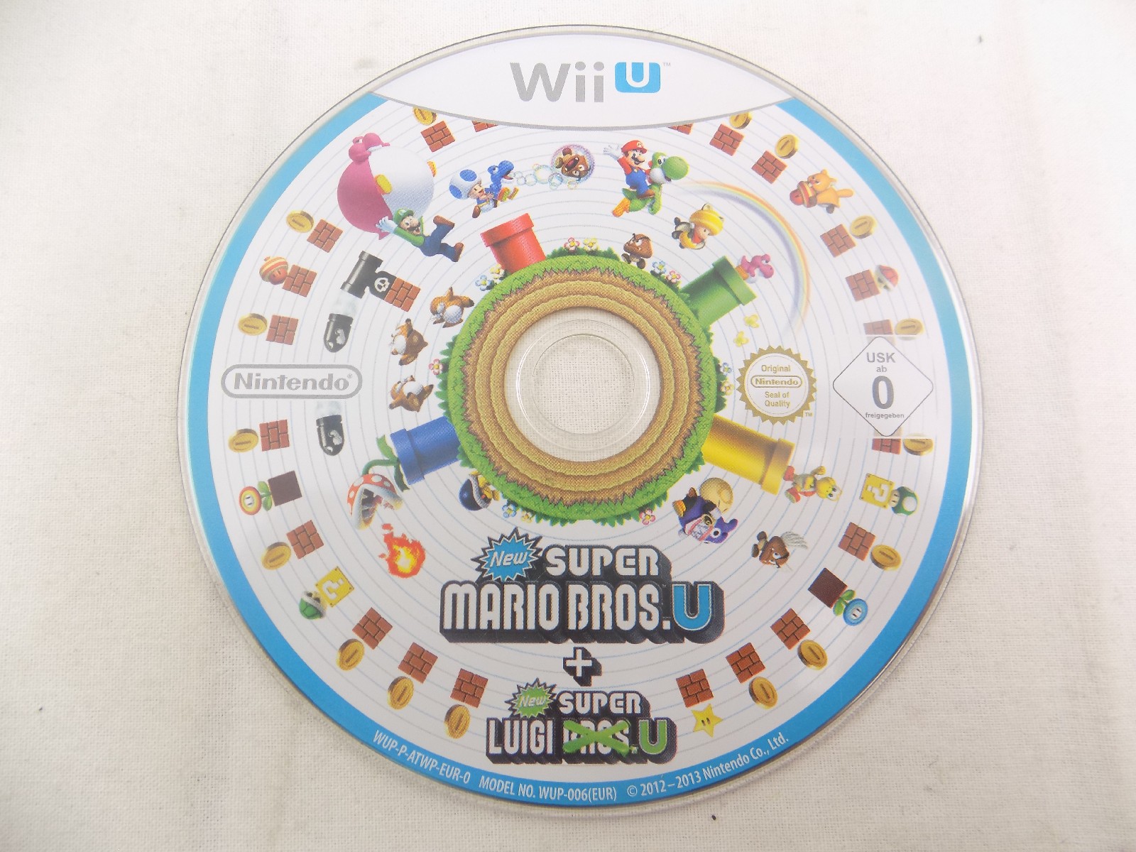 New Super Mario Bros. U (Nintendo Wii U, 2012) Mint Disc With Manual TESTED