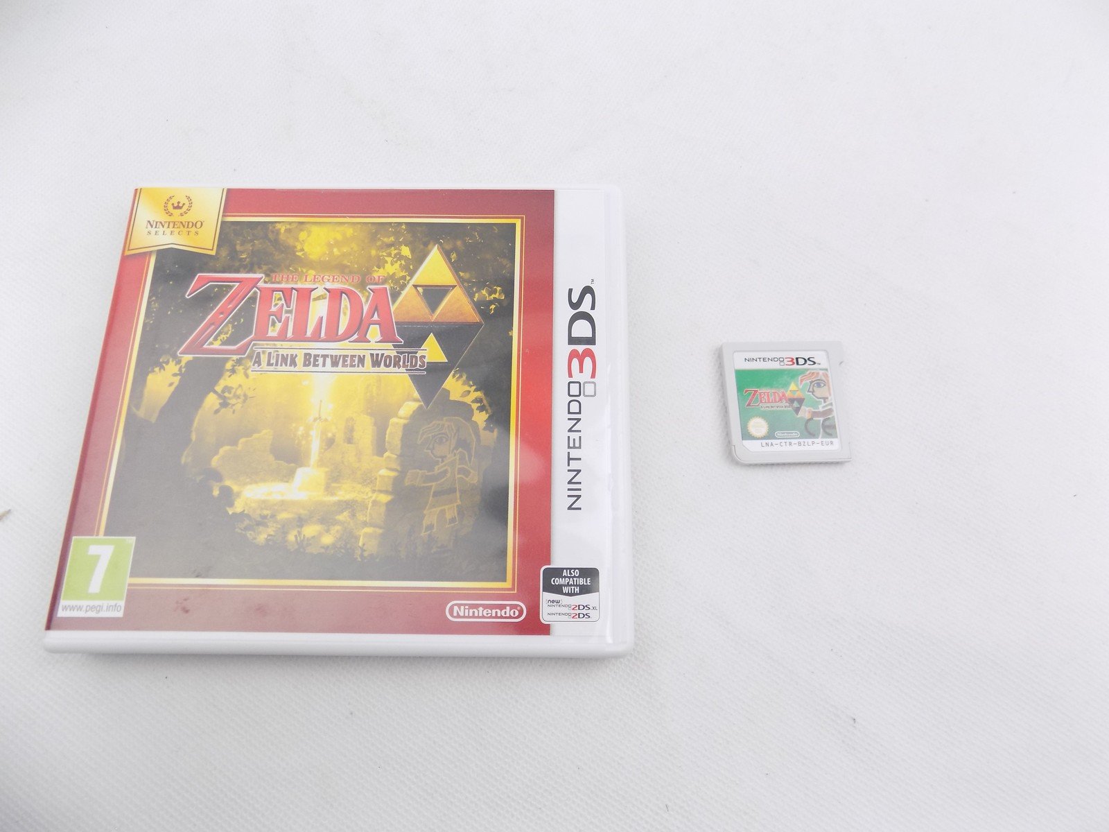 Like New Nintendo 2DS / 3DS The Legend Of Zelda A Link Between Worlds