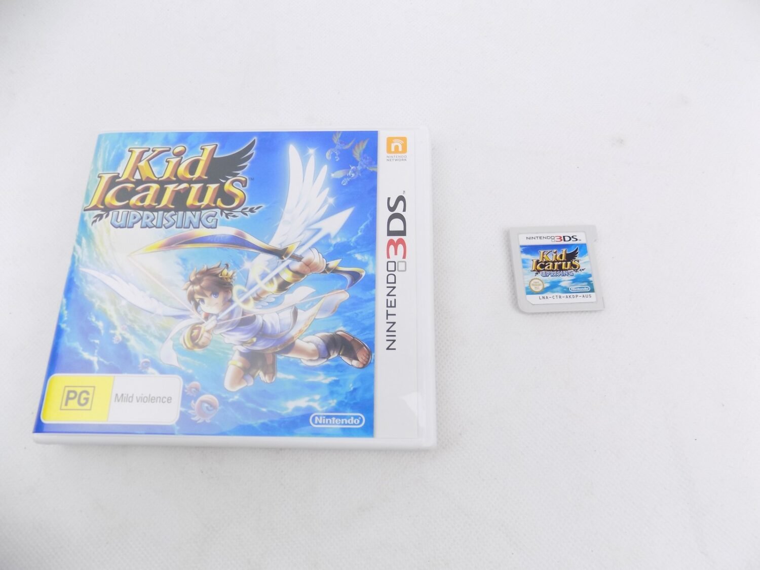 Like New Nintendo 2DS / 3DS Kid Icarus Uprising