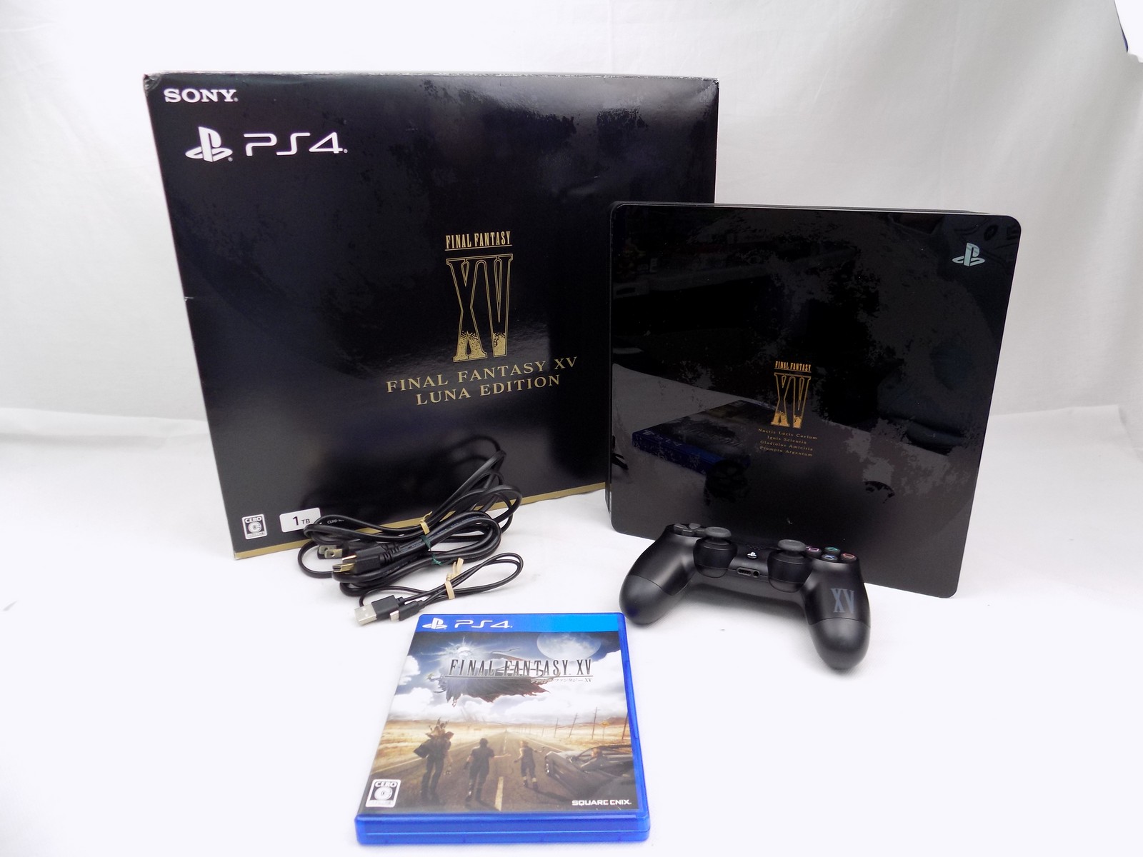 Boxed Like New Playstation 4 Ps4 Final Fantasy XV 15 Luna Edition 1TB  Console With Accessories And Game