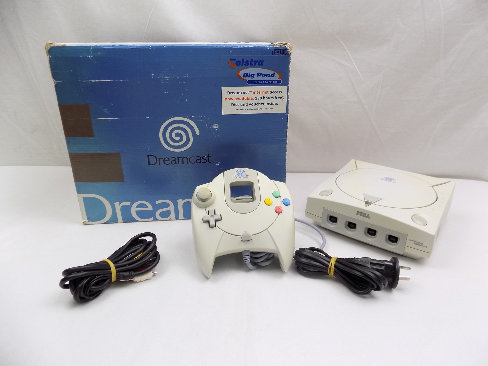 boxed sega dreamcast