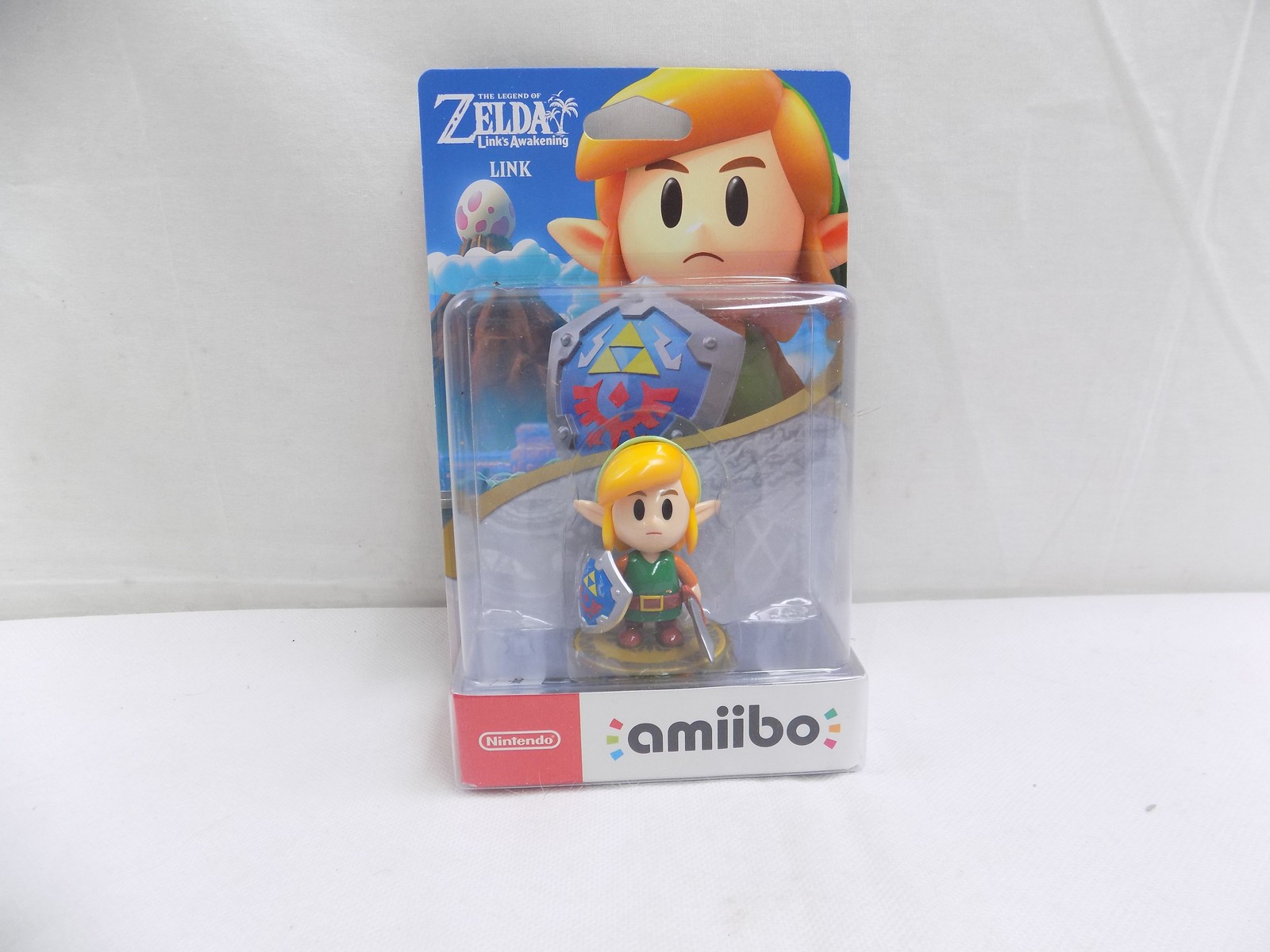 Nintendo Link The Legend of on sale Zelda: Link's Awakening amiibo Figure