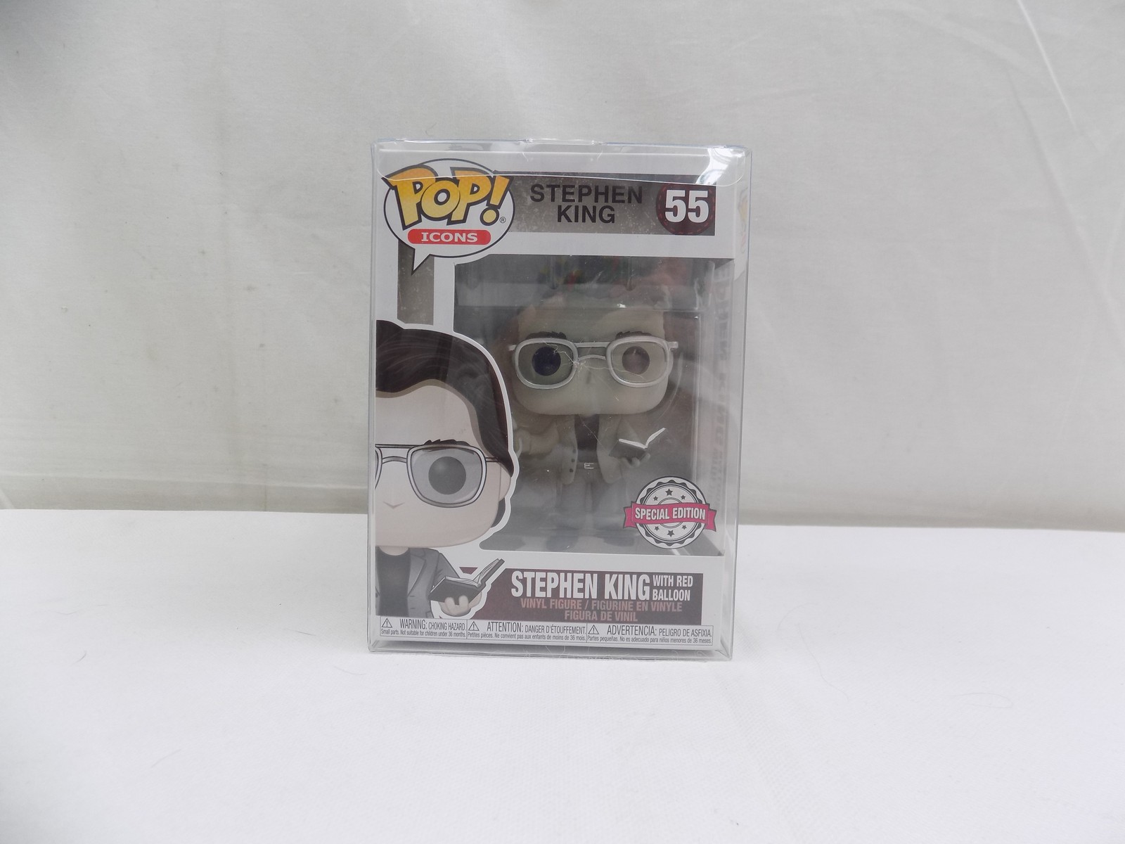 Brand New Funko Pop Stephen King with Red Balloon 55 Black & White ...