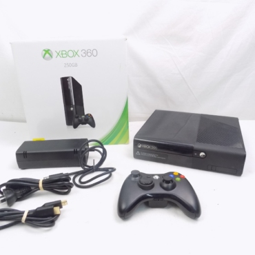Microsoft Xbox 360 Arcade Console 256MB With Power Supply - Tested