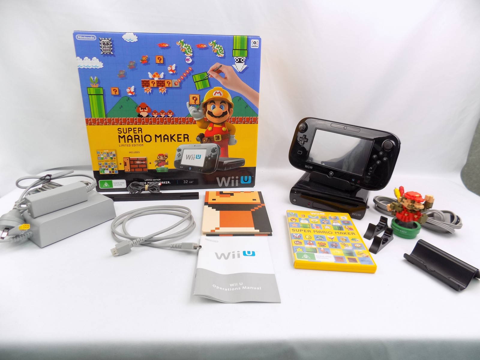 Nintendo Wii U Console - Super Mario Maker Deluxe Set - 32GB