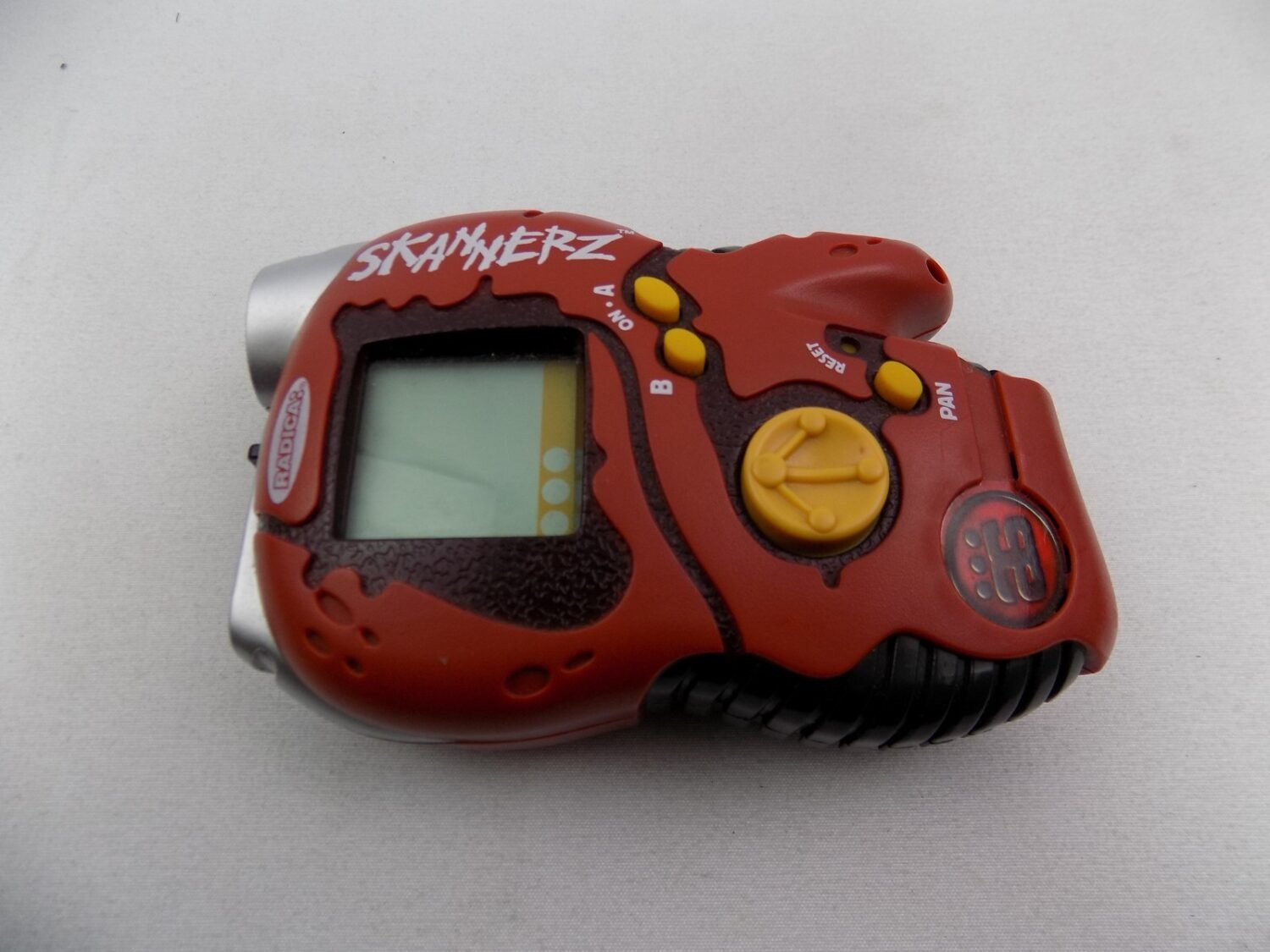 Radica Skanners Red Zendra Electronic Bar Code Scanner 2000 Handheld Console