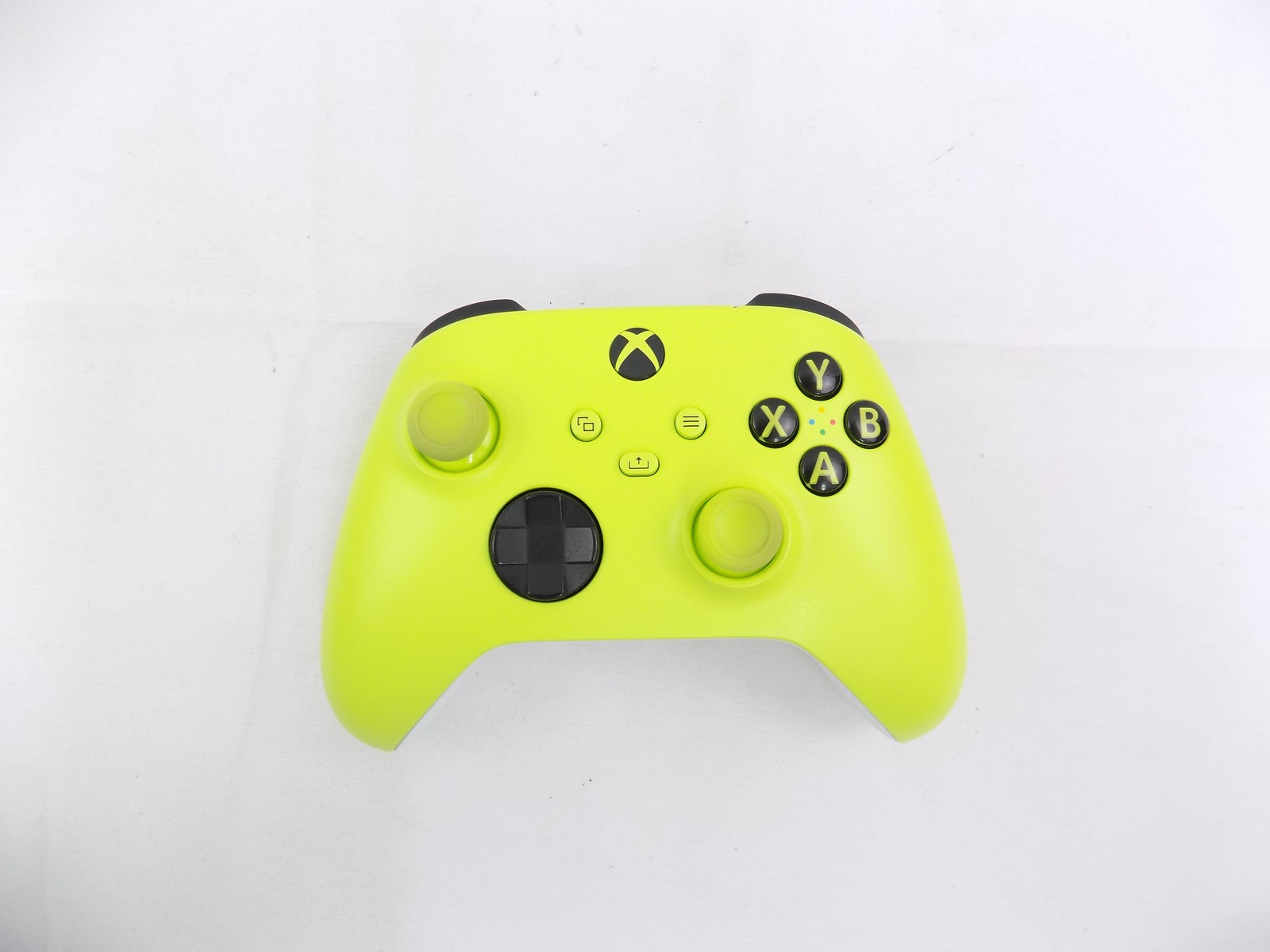 Boxed Like New Microsoft Xbox Wireless Controller Electric Volt 