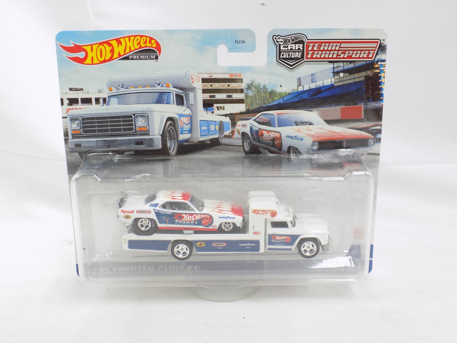 Hot wheels premium - team transport - 72 Plymouth cuda FC et Retro