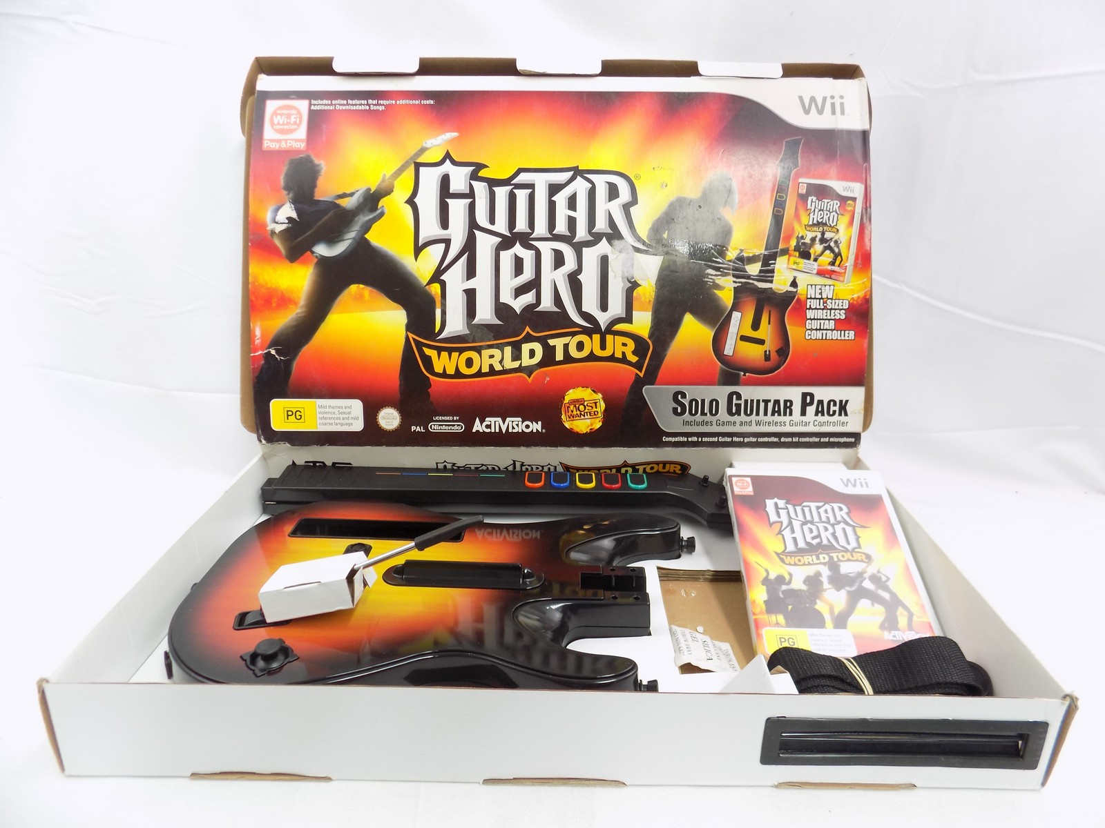 Guitar Hero World outlets Tour for Nintendo Wii Bundle