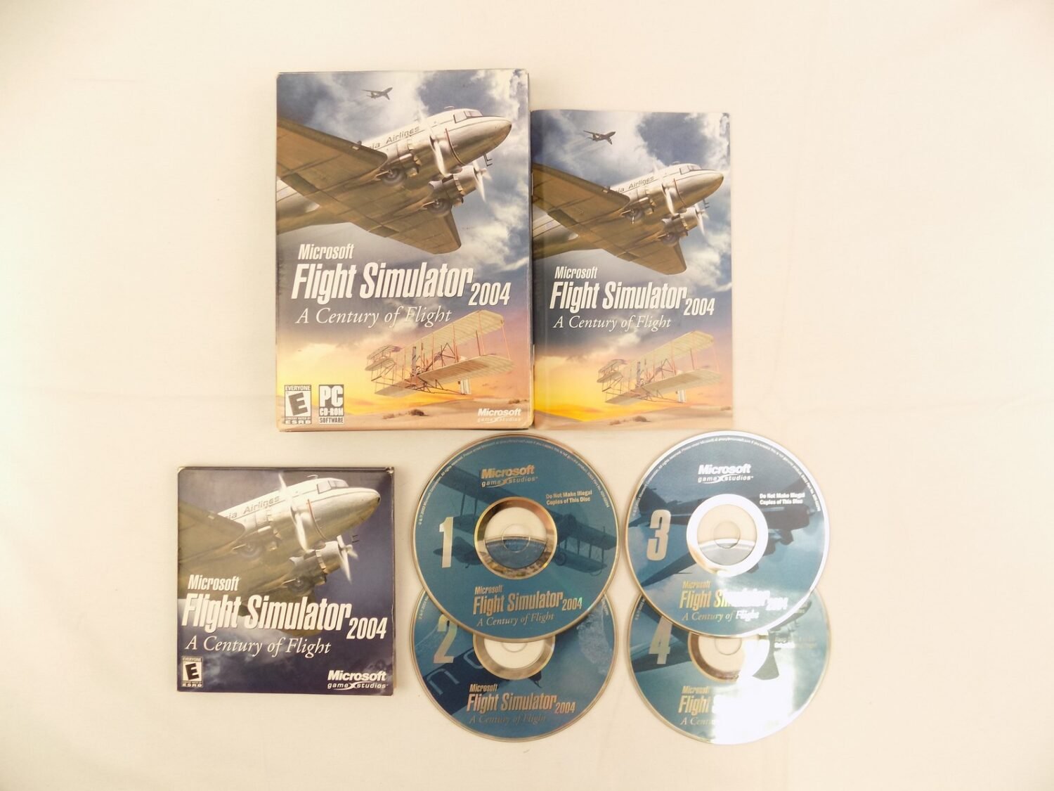 Mint Disc PC Microsoft Flight Simulator 2004 A Century of Flight Free  Postage