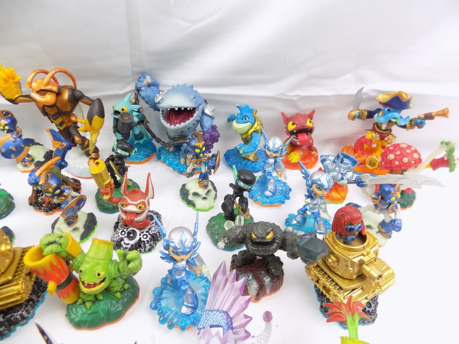 Skylanders bundle selling toys, games