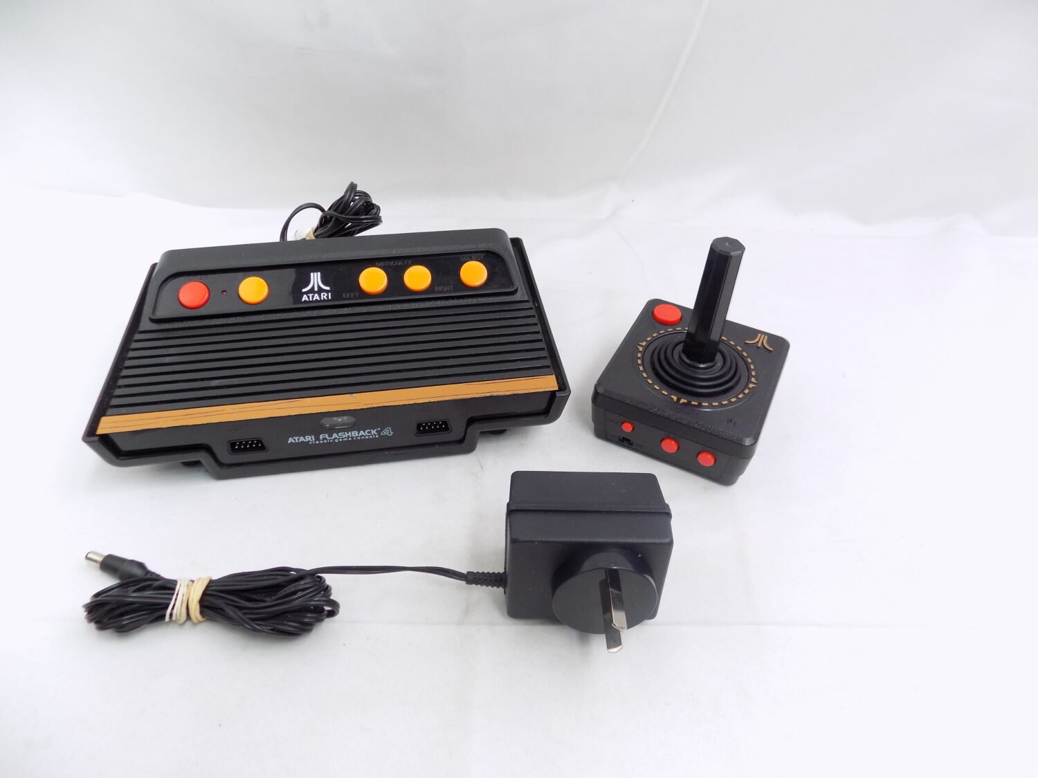 Atari Flashback 4 Classic Game Console + Controller