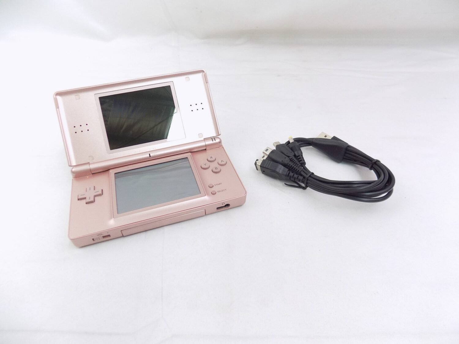 Like New Nintendo DS Lite (Metallic Rose) Console Handheld Inc Charger