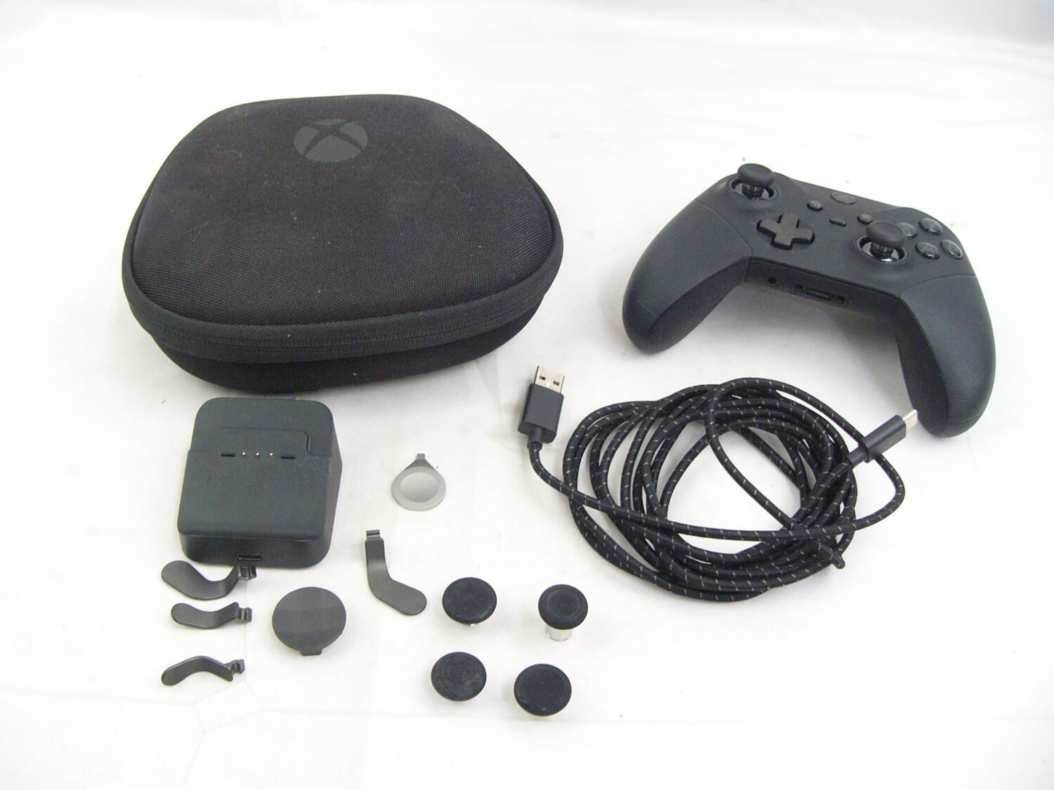 Like New Xbox Elite Series 2 Wireless Black Controller /2