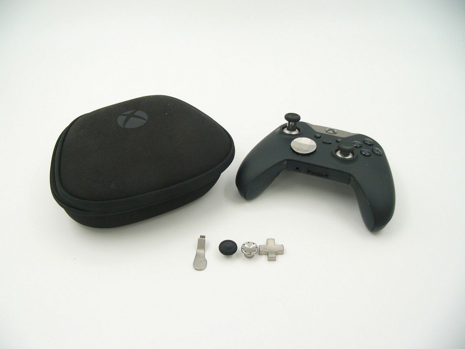 Xbox Elite Series 1 Wireless Black Controller (Incomplete) /2