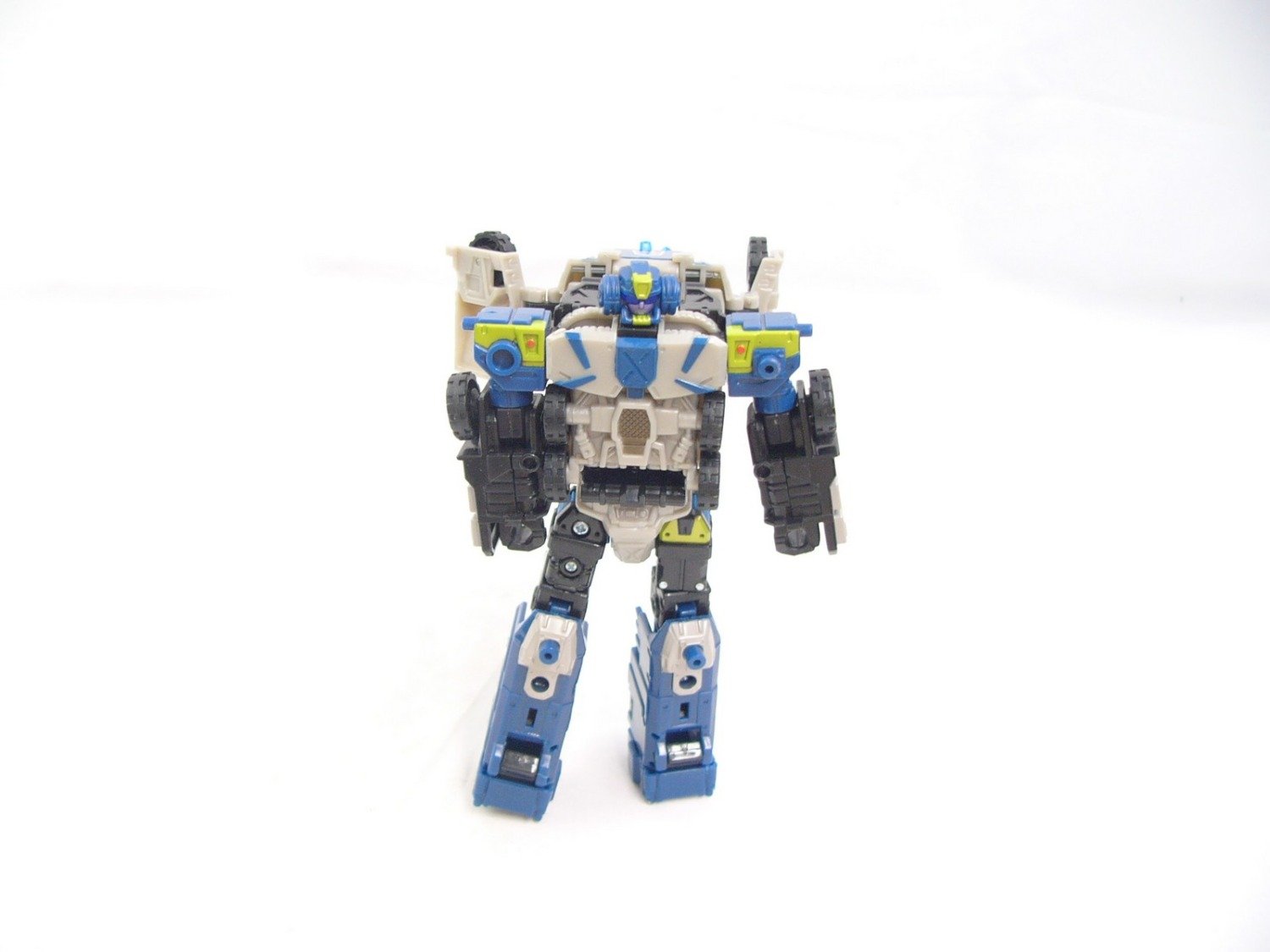 Like New Transformers Energon Barricade Deluxe Action Figure