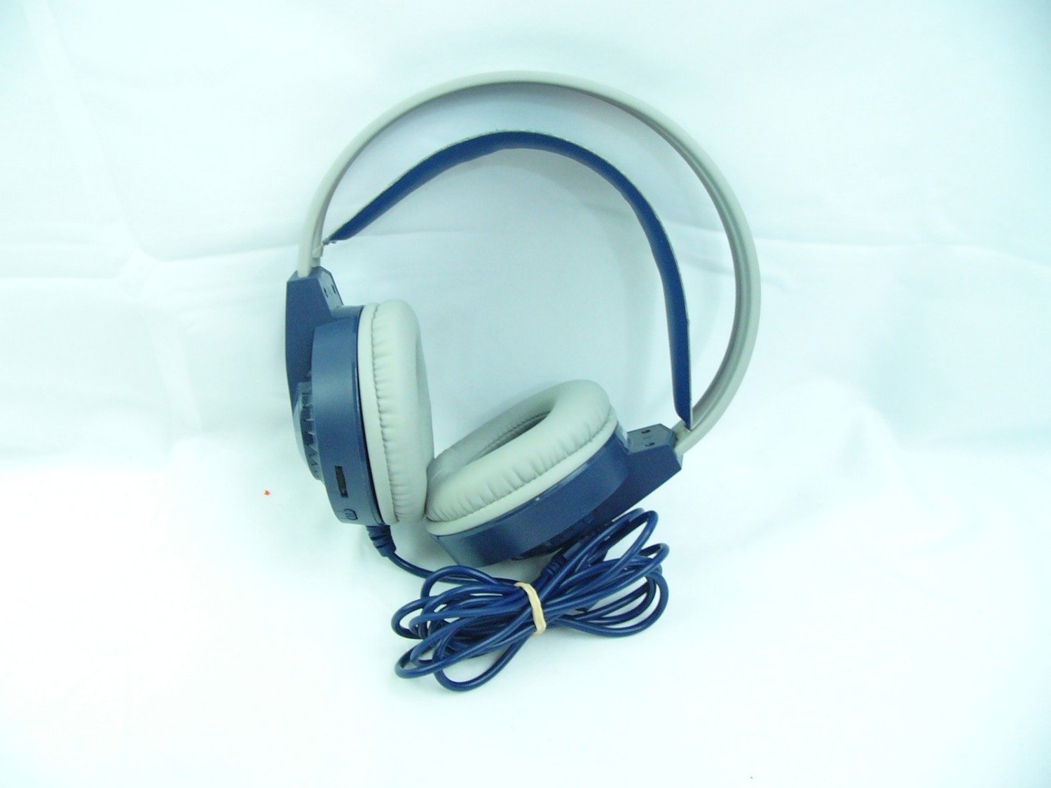 Like New Marvel Avengers Over Ear Headphones