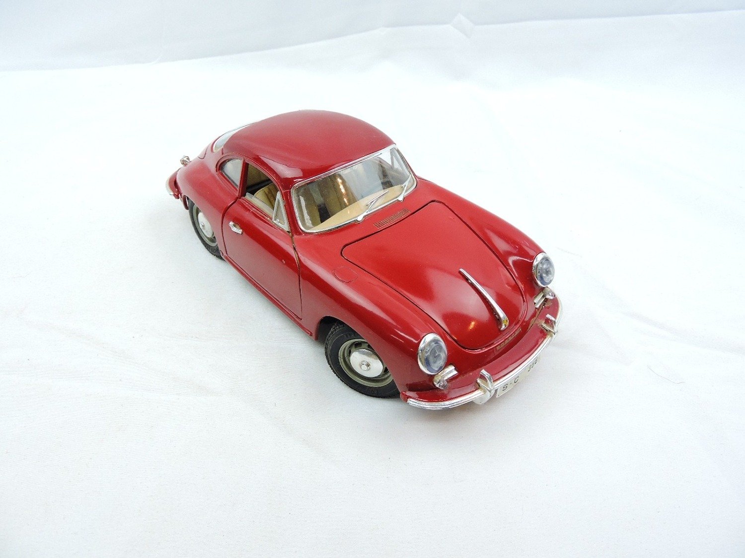 Like New Burago Porsche 356 B 1961 1:18 Scale Diecast Model Car