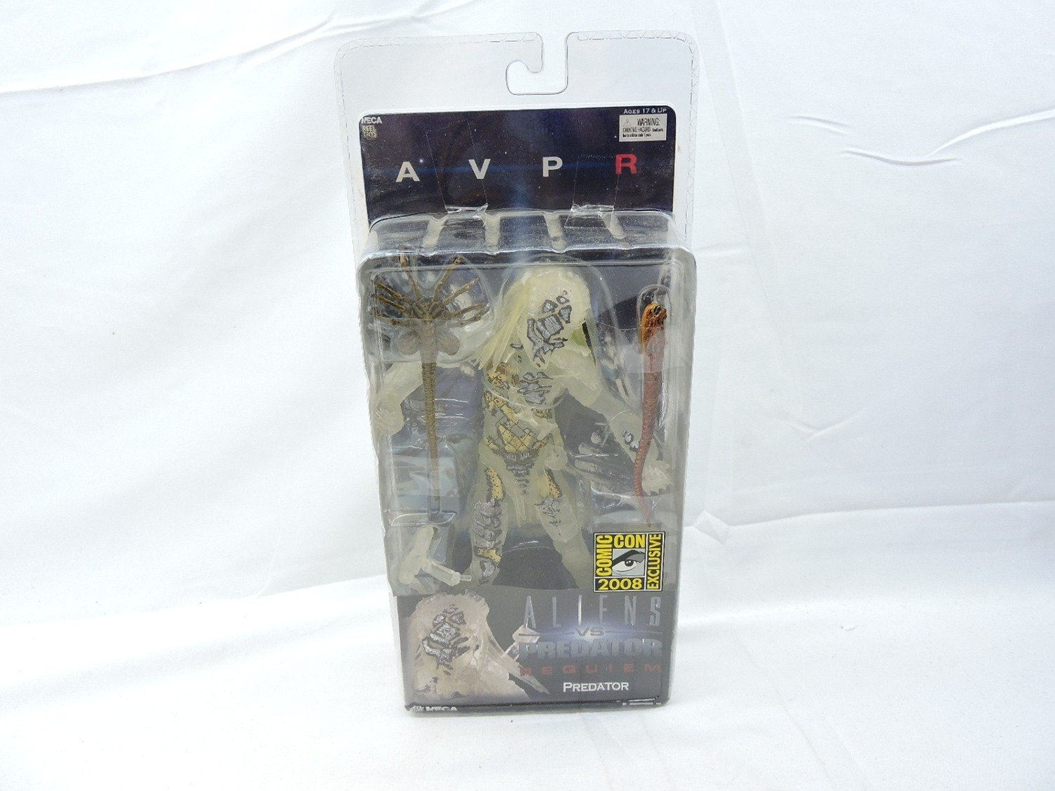 Boxed Like New NECA Aliens vs Predator Requiem The Wolf Predator (Uncloaking) Action Figure