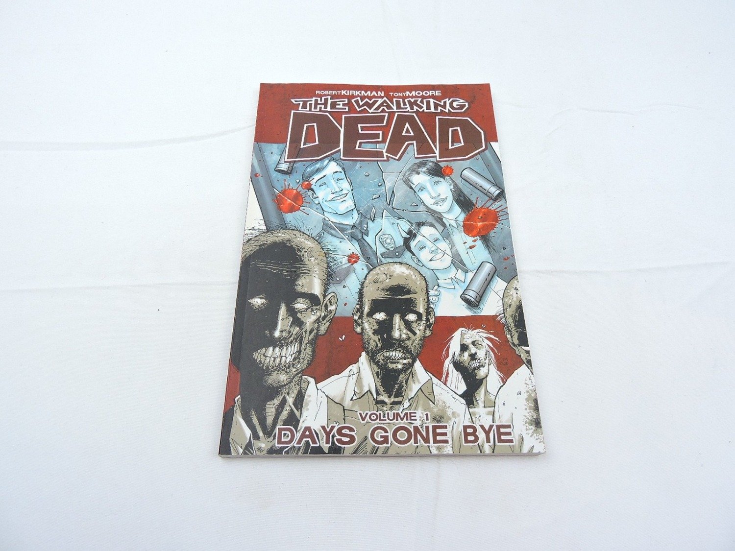 Like New The Walking Dead Volume 1 Days Gone Bye Comic Book /3