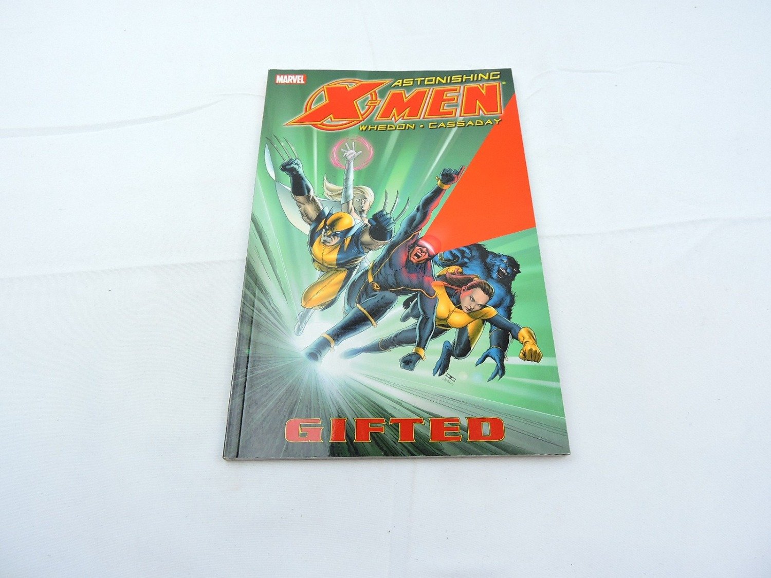 Like New Marvel Comics Astonishing X-MEN Gifted TPB