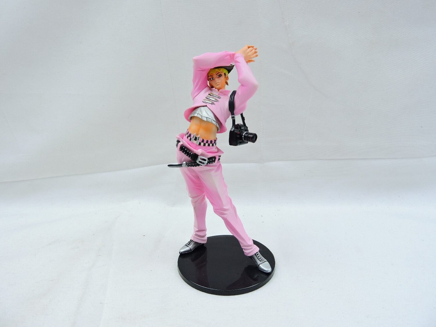 Like New Banpresto JoJo's Bizarre Adventure DX Rohan Kishibe (Pink Color Variant) Figure