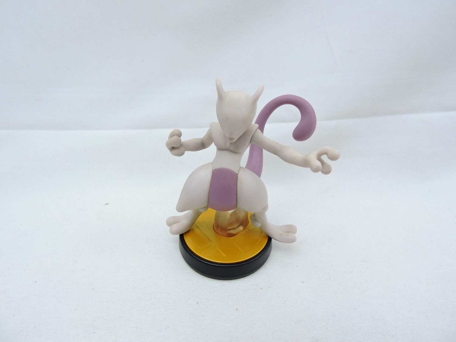 Nintendo Amiibo Super Smash Bros. Mewtwo Amiibo Figure