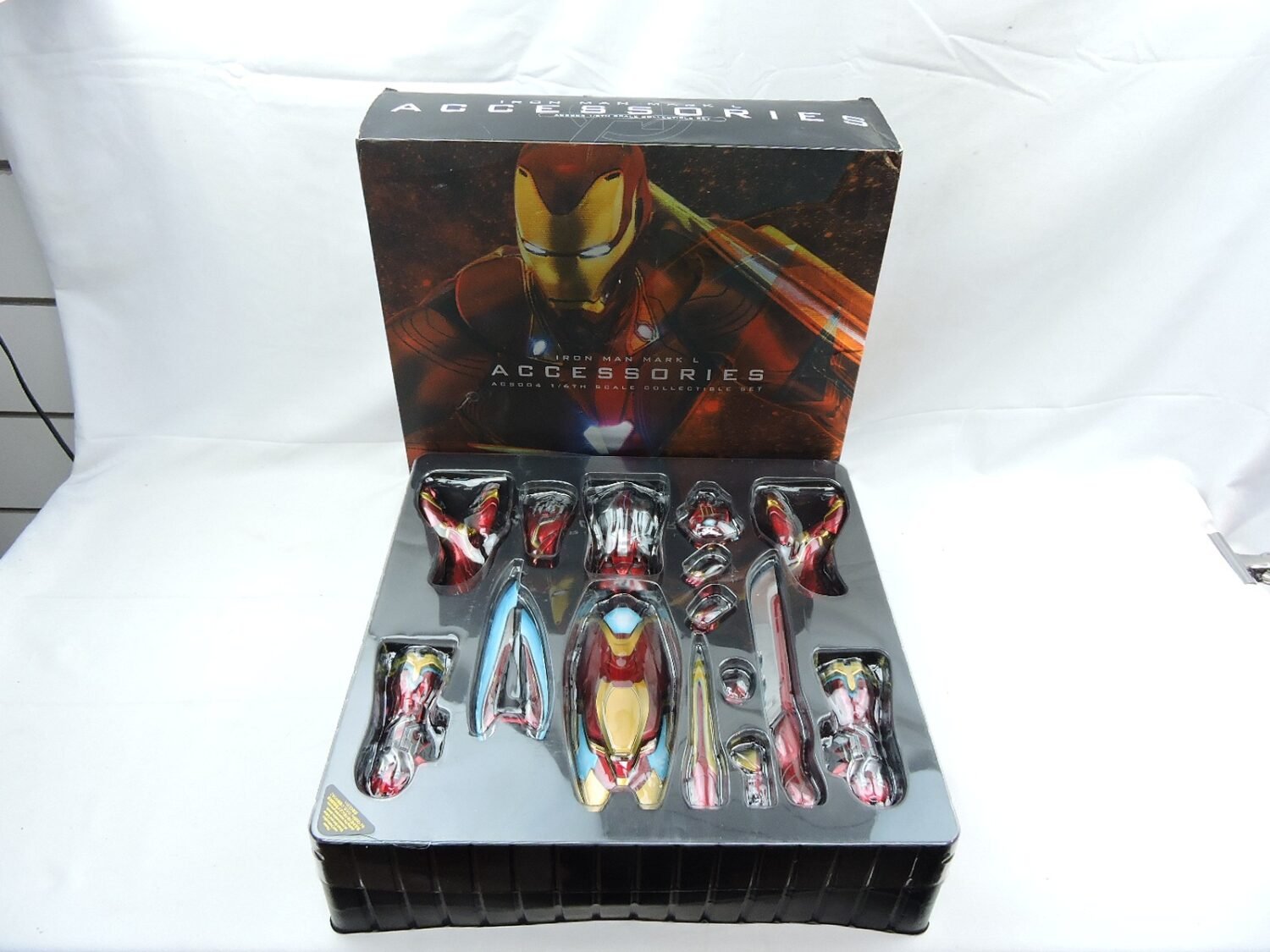 Boxed Like New Hot Toys Marvel Iron Man Mark L 1/6th Scale Accessory Pack