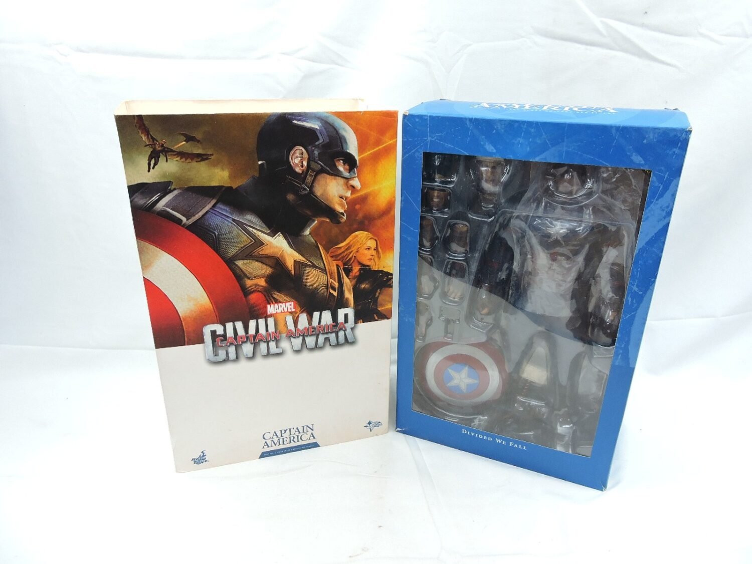 Brand New and Sealed Hot Toys Marvel Captain America Civil War 1/6th Scale Collectible Figure